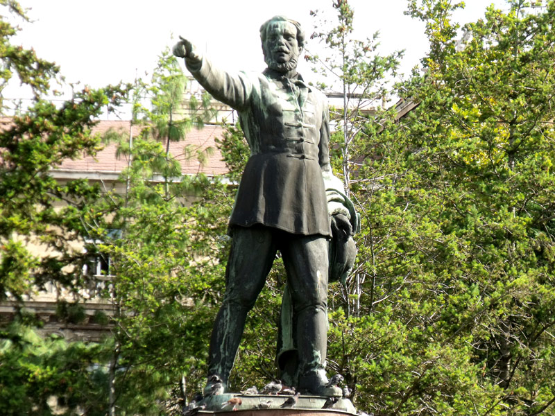 Siófok befogadná a Kossuth tér szobrait