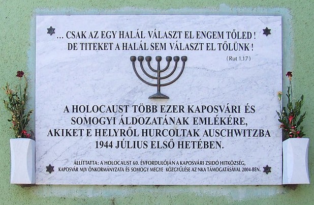 Elítélik a holokauszt-emléktábla meggyalázását 