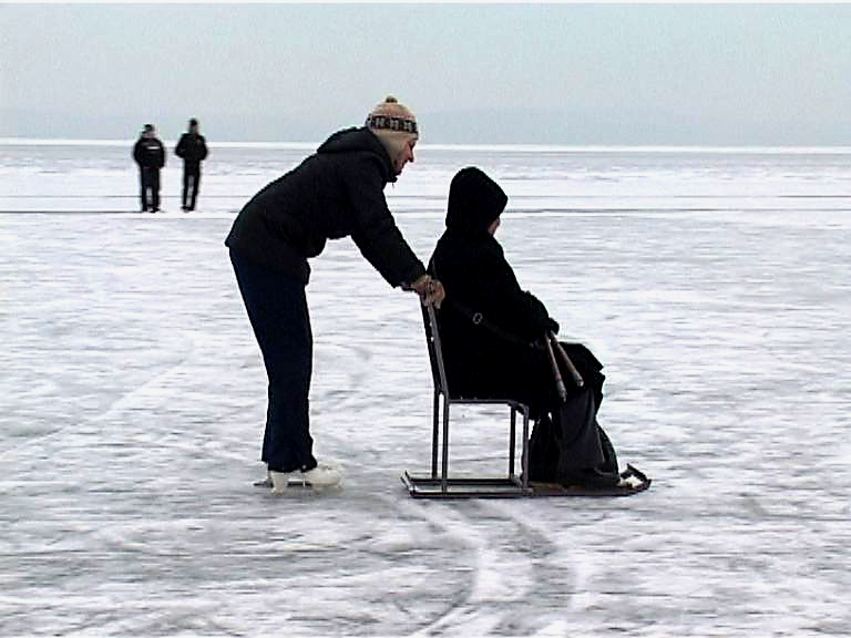 Biztonságos jégpálya várja a siófokiakat