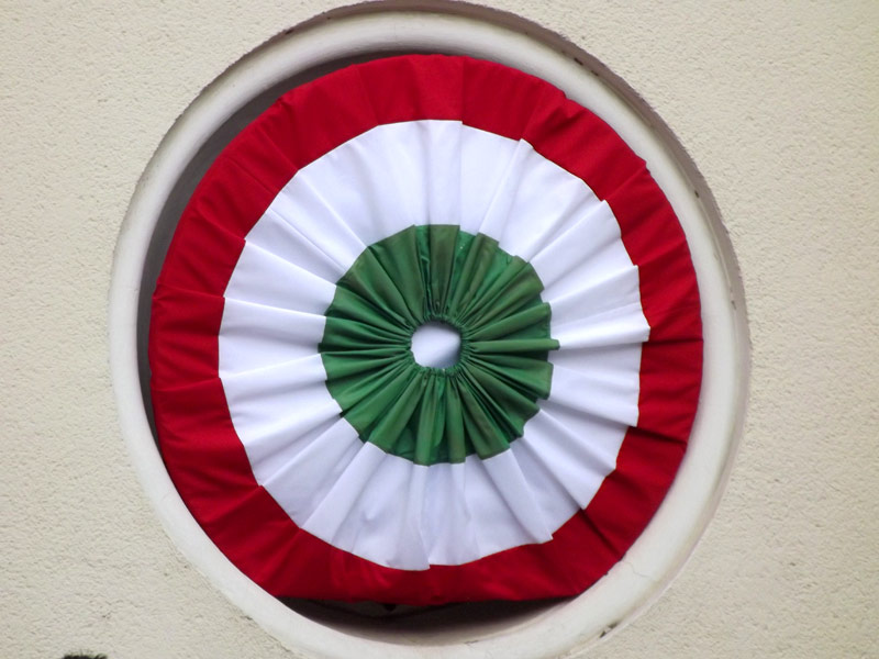 Kormánymegbízott: Tisztelet a bátraknak