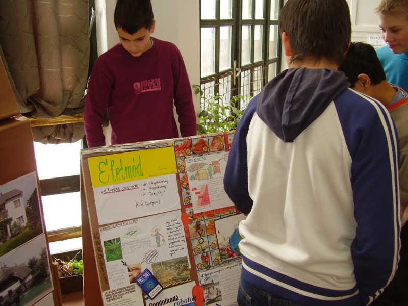 Famanók vándorkiállítása