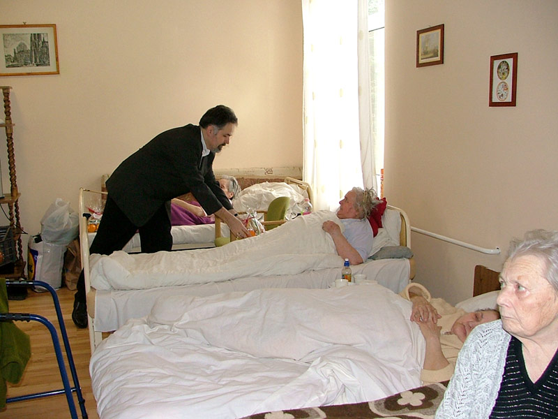 Saját zsebből ajándékoztak az intézményfenntartók