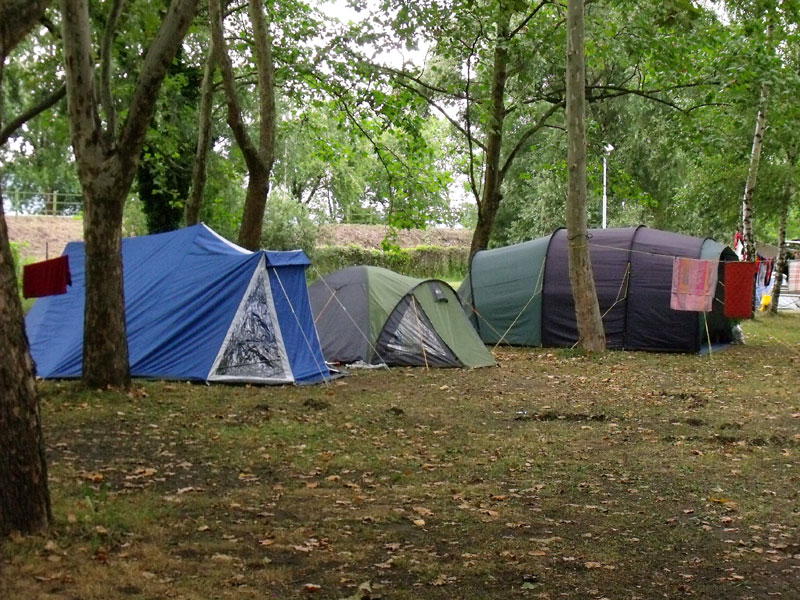 16 projektcég ellen indult eljárás