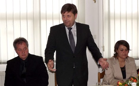 Csatornát épít az összefogás