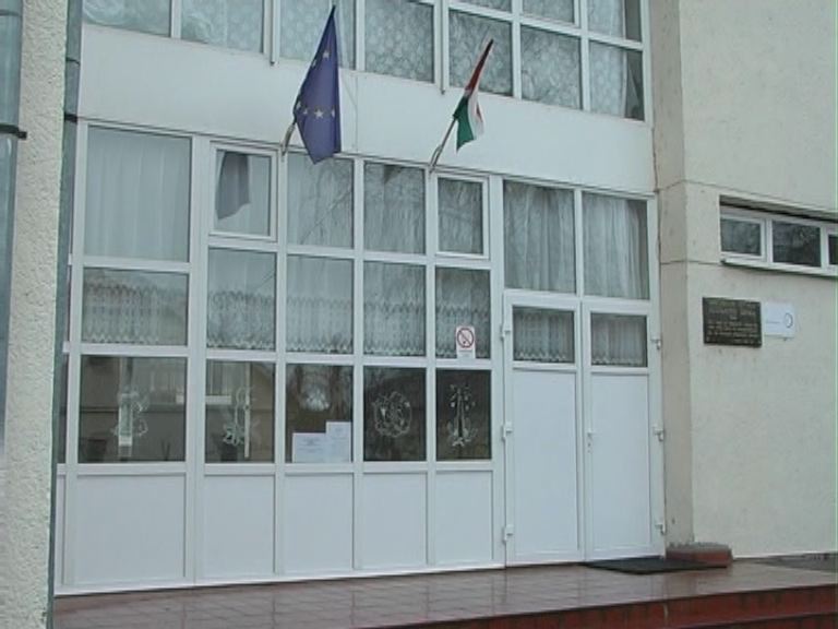 Állami kézbe kerülnek a kórházak