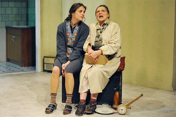 Schwajda darab a Csiky színpadán