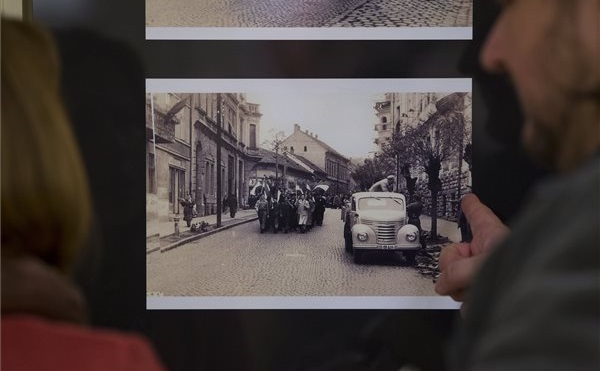 Építkezésen talált '56-os fotókból nyílt kiállítás