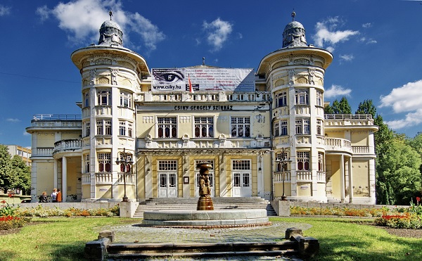 Felújítják a kaposvári Csiky Gergely Színházat