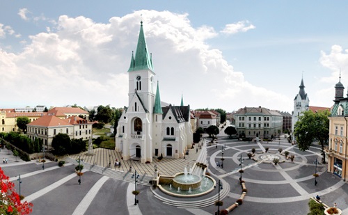 Térplasztikát helyeztek el Kaposvár főterén