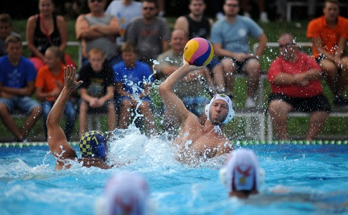 A város 43 millió forinttal támogatja a városi vízilabdaklubot