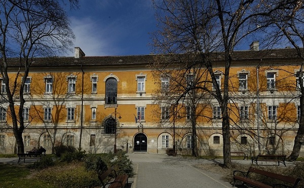 Rekonstruálják a kaposvári levéltárat