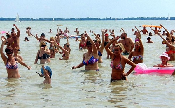  XIII. Mozdulj, Balaton! programsorozat keretében idén is 34 település 37 strandján várják a sportolni vágyókat augusztus 19-ig