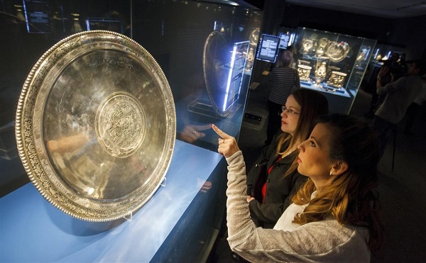 Tizenötezredik látogató a Seuso-kincs kaposvári tárlatán