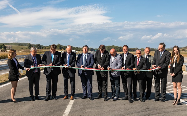 Átadták a 67-es gyorsforgalmi út Somogyaszaló és Látrány közötti szakaszát