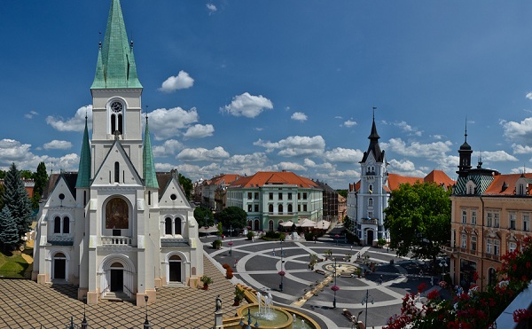 Az új gyalogos – kerékpáros híd alapozásával már majdnem elkészültek