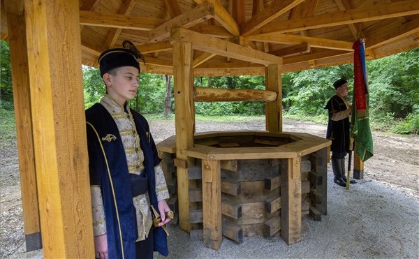 Kútavatással emlékeztek Zrínyi Miklósra Őrtiloson