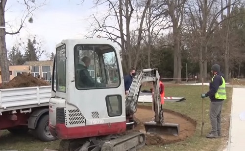 Jó ütemben halad a Cseri park felújítása