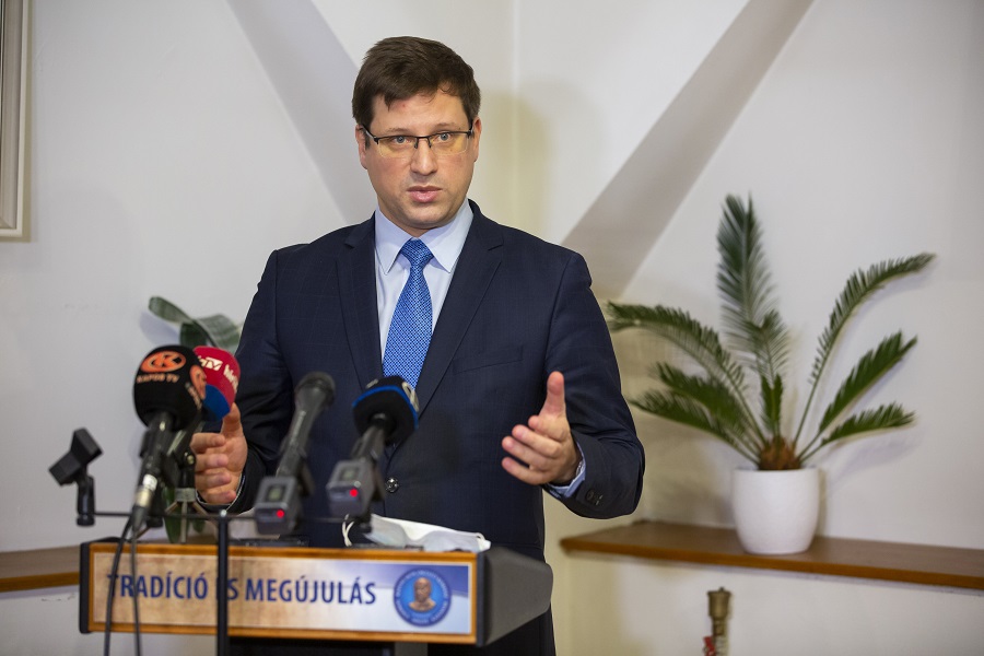 Gulyás Gergely a sajtótájékoztatón