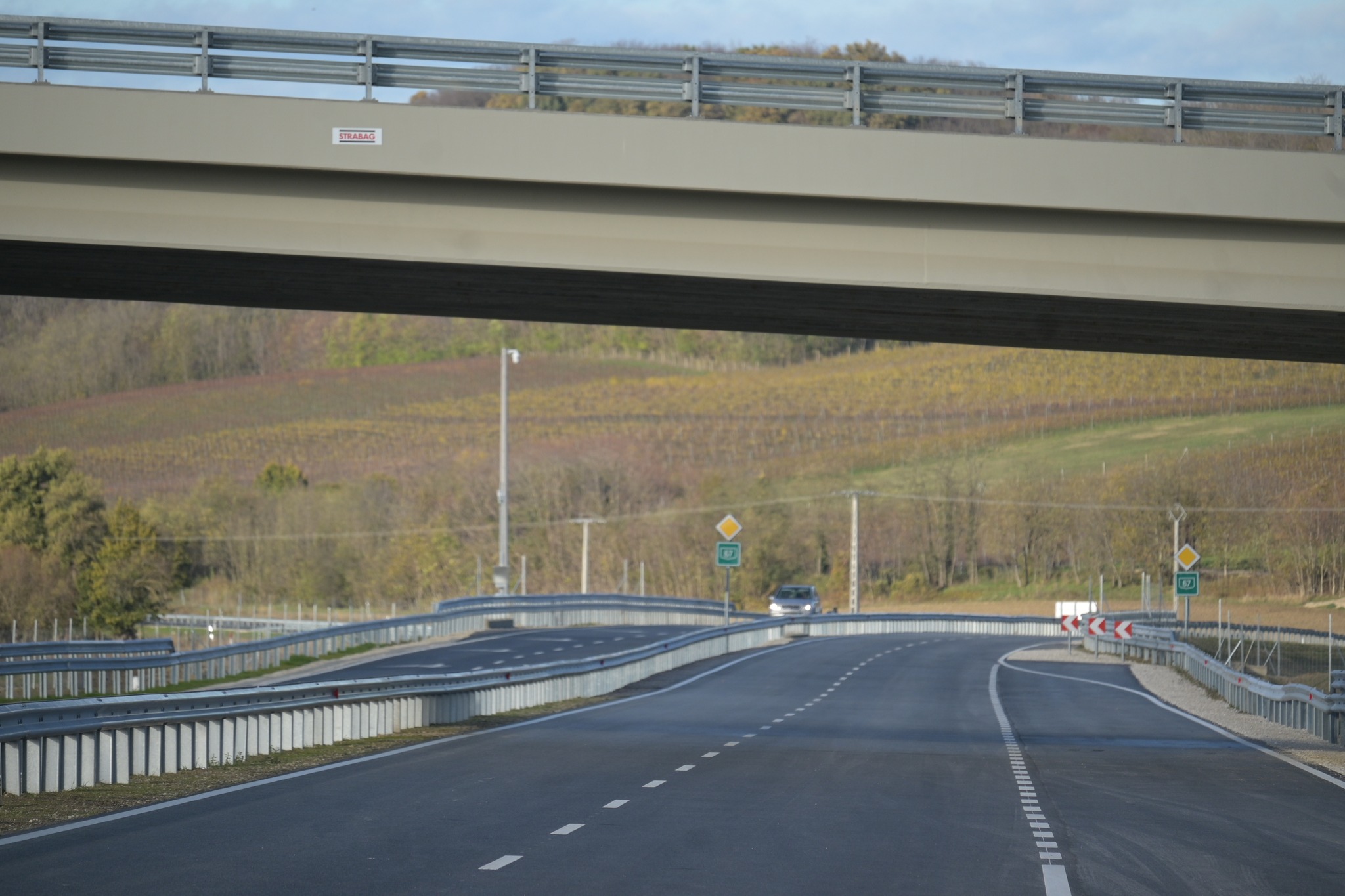 67 l&aacute;tr&aacute;ny