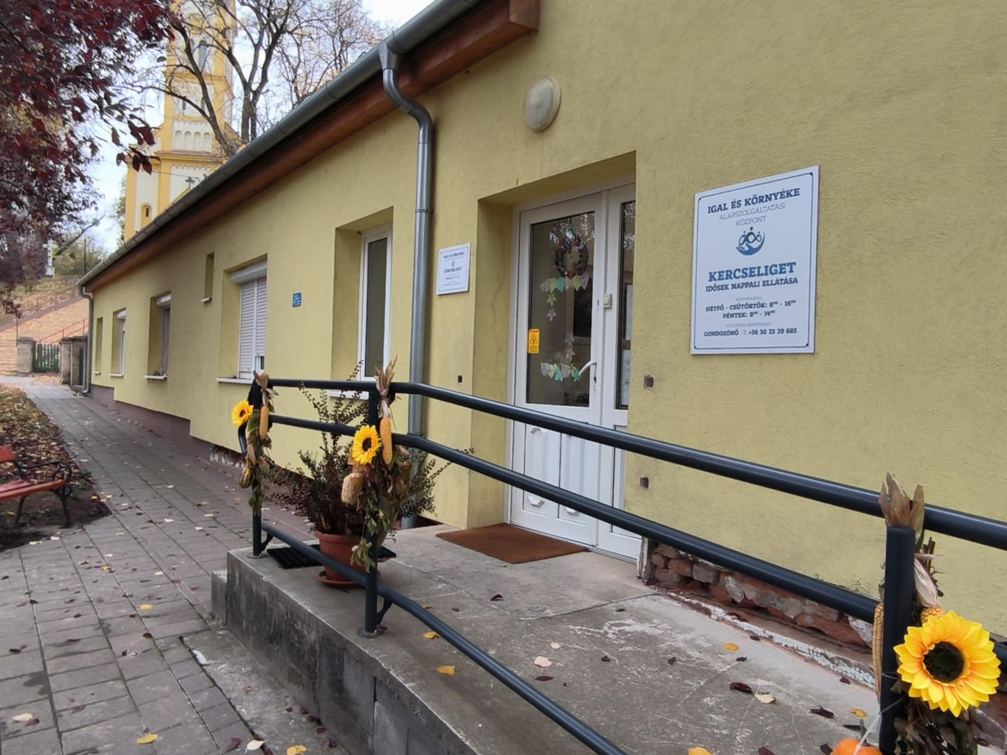 Kercseliget Közösségi tér 003