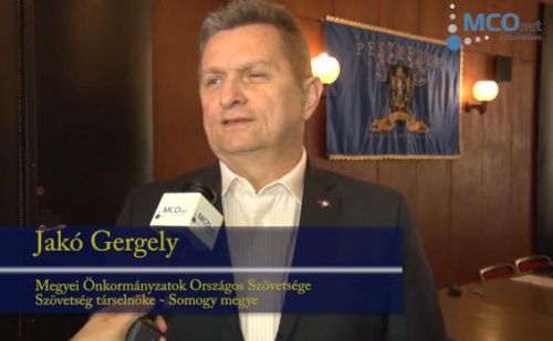 Jakó példát mutat a migrációtól sújtott települések támogatására