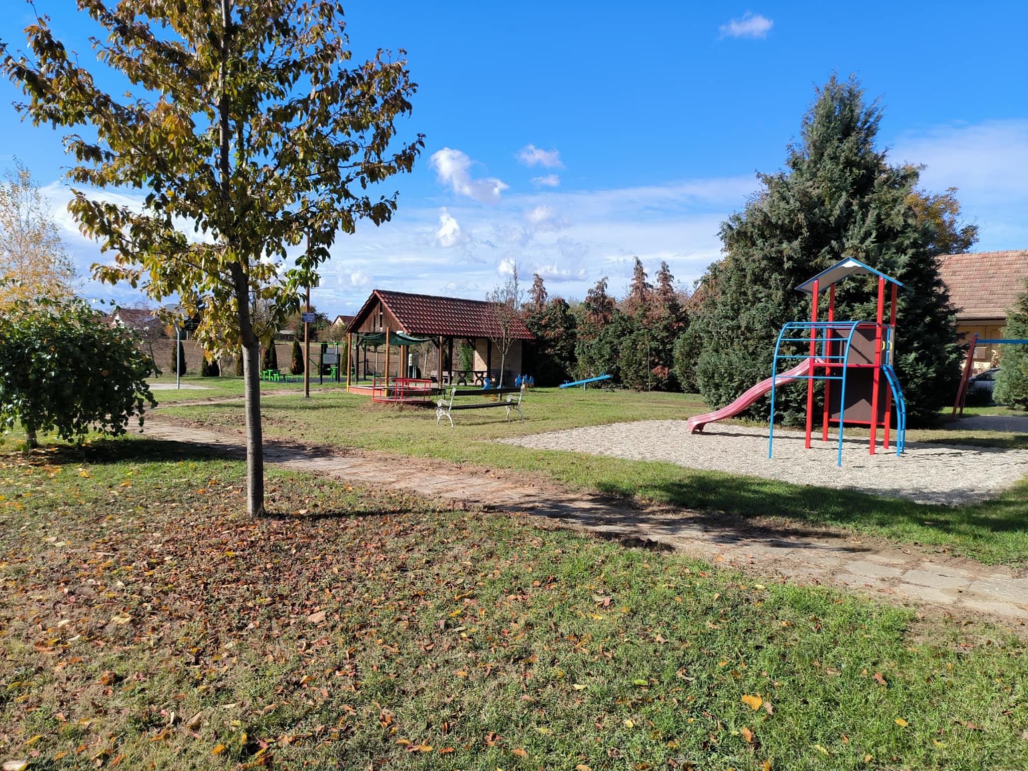 Szabadi j&aacute;tsz&oacute;t&eacute;r 002