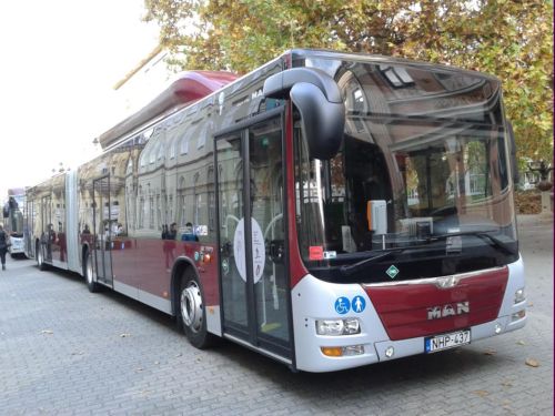 Forgalomba állt a 2015-ös Év busza Kaposváron